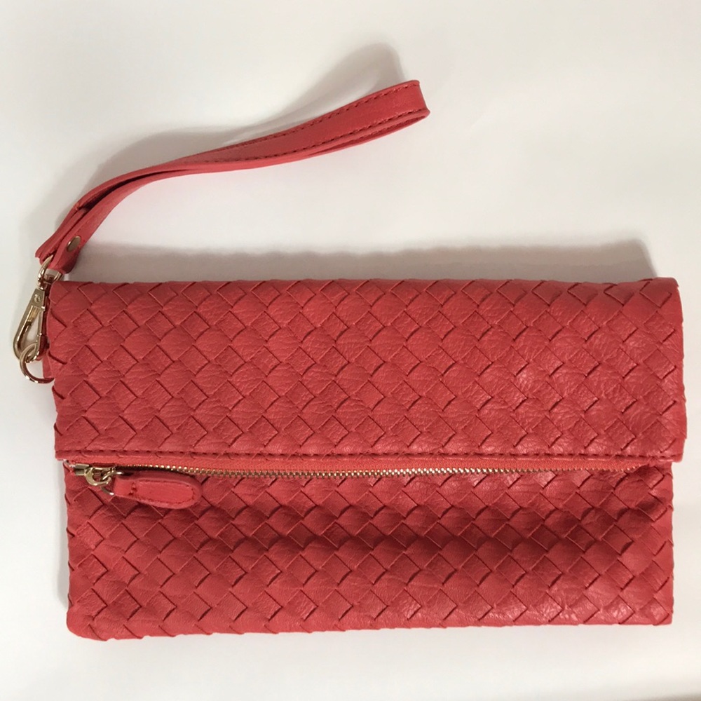 Urban Expressions coral clutch